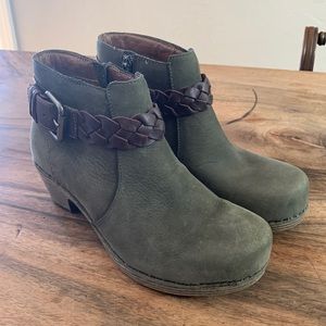 Dansko Michelle Olive Ankle Boots with Braided Leather Buckle. EU 36 US 5-5.5